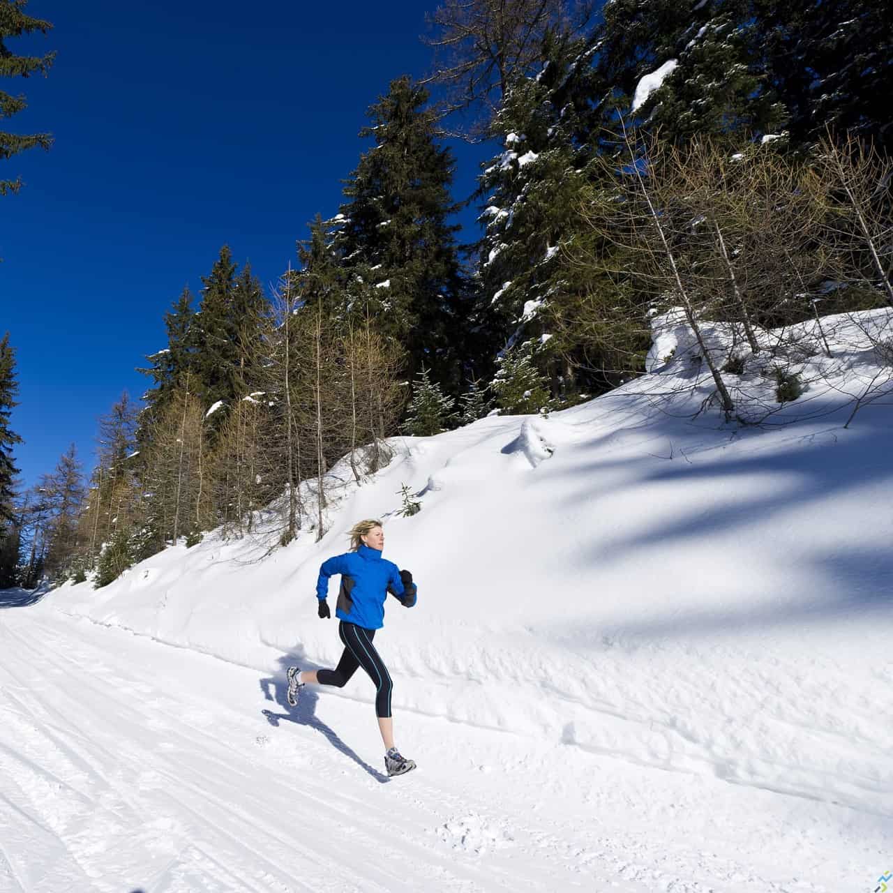 Courir sur la neige : Nos conseils pour préparer un trail blanc