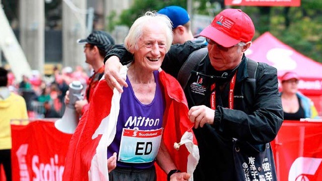 A 85 ans, il court le semi-marathon en 1h50