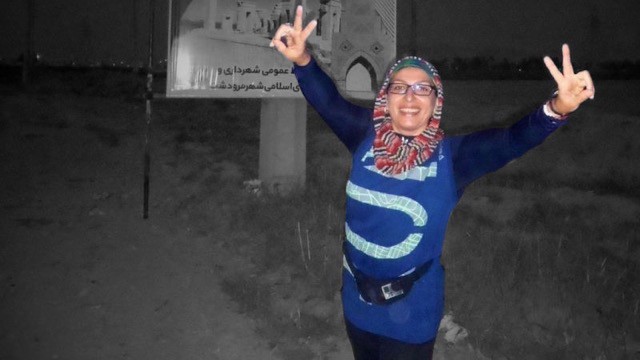 Malgré l’interdiction, une iranienne court un marathon
