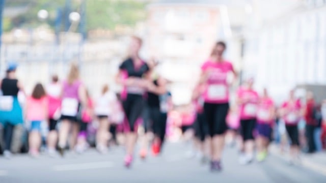 Courir est-il vraiment un acte solidaire ?