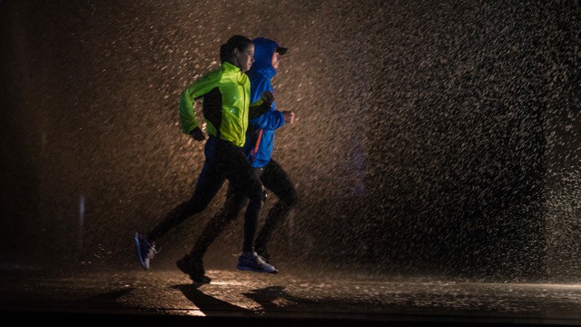 Courir avec le froid, la pluie, le vent : quel pied ! 